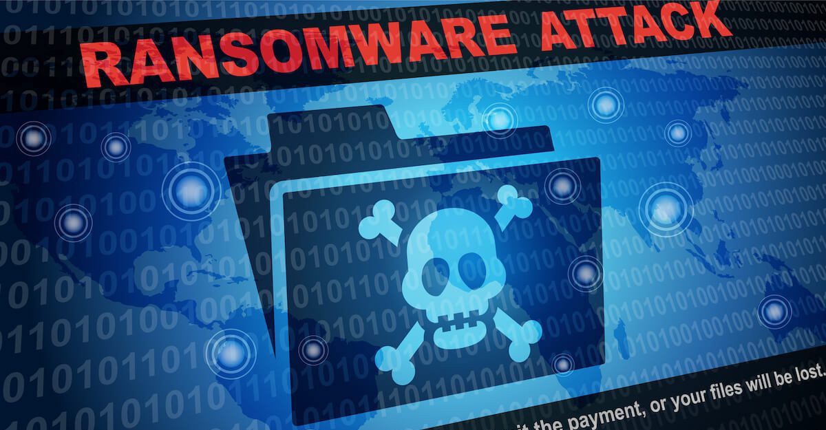 **Alt text (in Italian):**
Attacco ransomware con icona teschio su cartella digitale e codice binario.