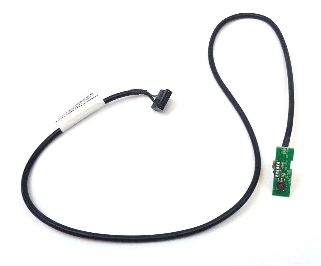 Cavo interno con connettore e scheda PCB per computer su fondo bianco, accessorio ricambi PC