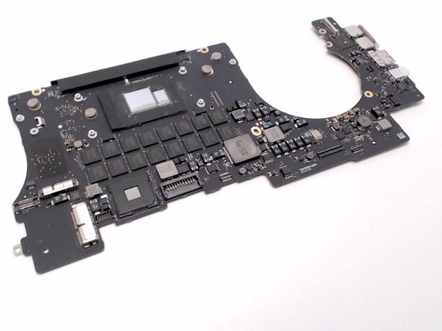 Scheda madre notebook ricondizionata su sfondo bianco, vendita Messoanuovo.it