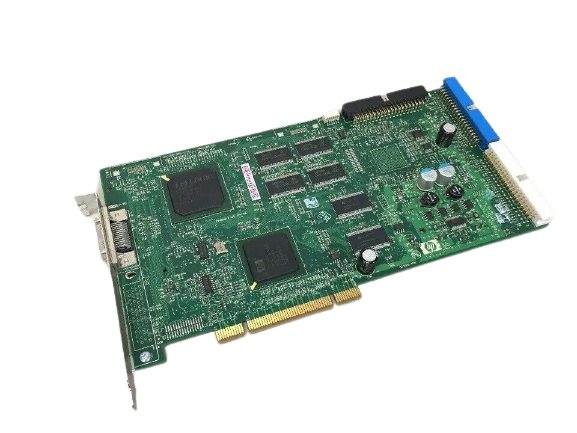 Scheda video PCI usata per PC desktop, vista su sfondo bianco, Messoanuovo.it