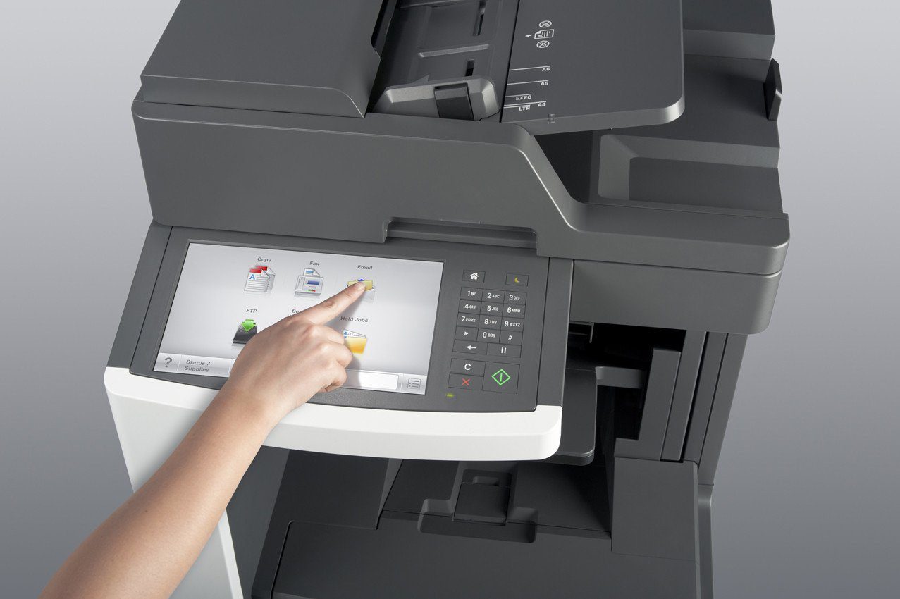 Stampante multifunzione laser con schermo touch, in uso, su Messoanuovo.it