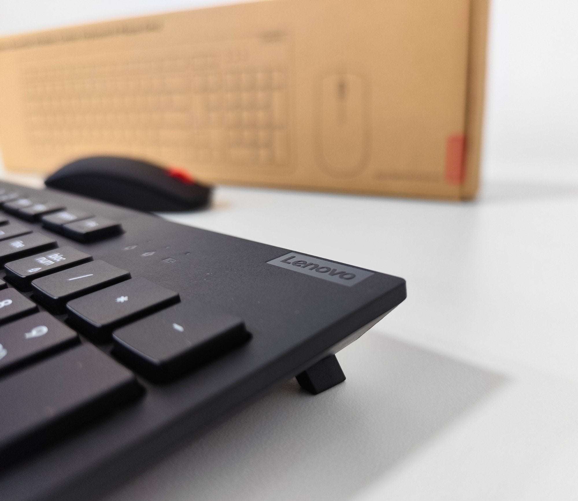 Lenovo Gen2 Kabelloses italienisches Tastatur- und Maus-Kit 