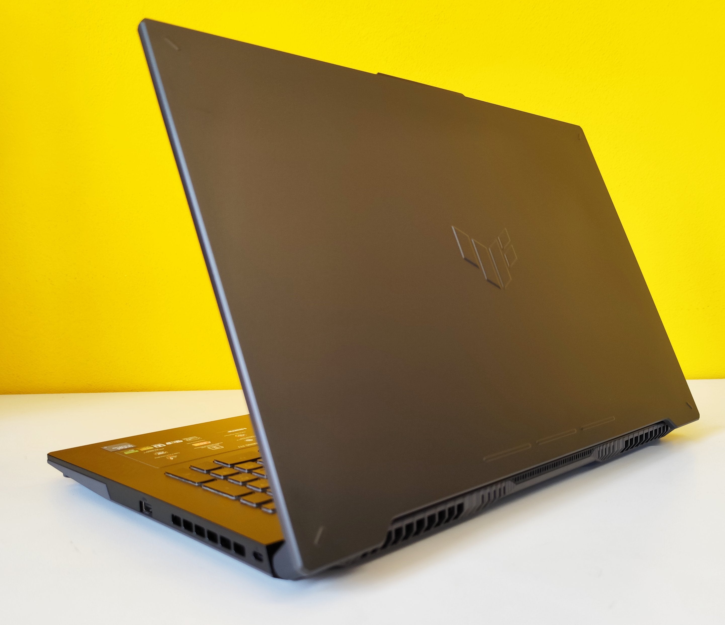 ASUS TUF Gaming A17 Notebook Gaming 17.3" FHD IPS | Intel Core 5 210H | Ram 32GB | SSD 1TB | Nvidia RTX 4050 6GB | FreeDOS Prodotto NUOVO