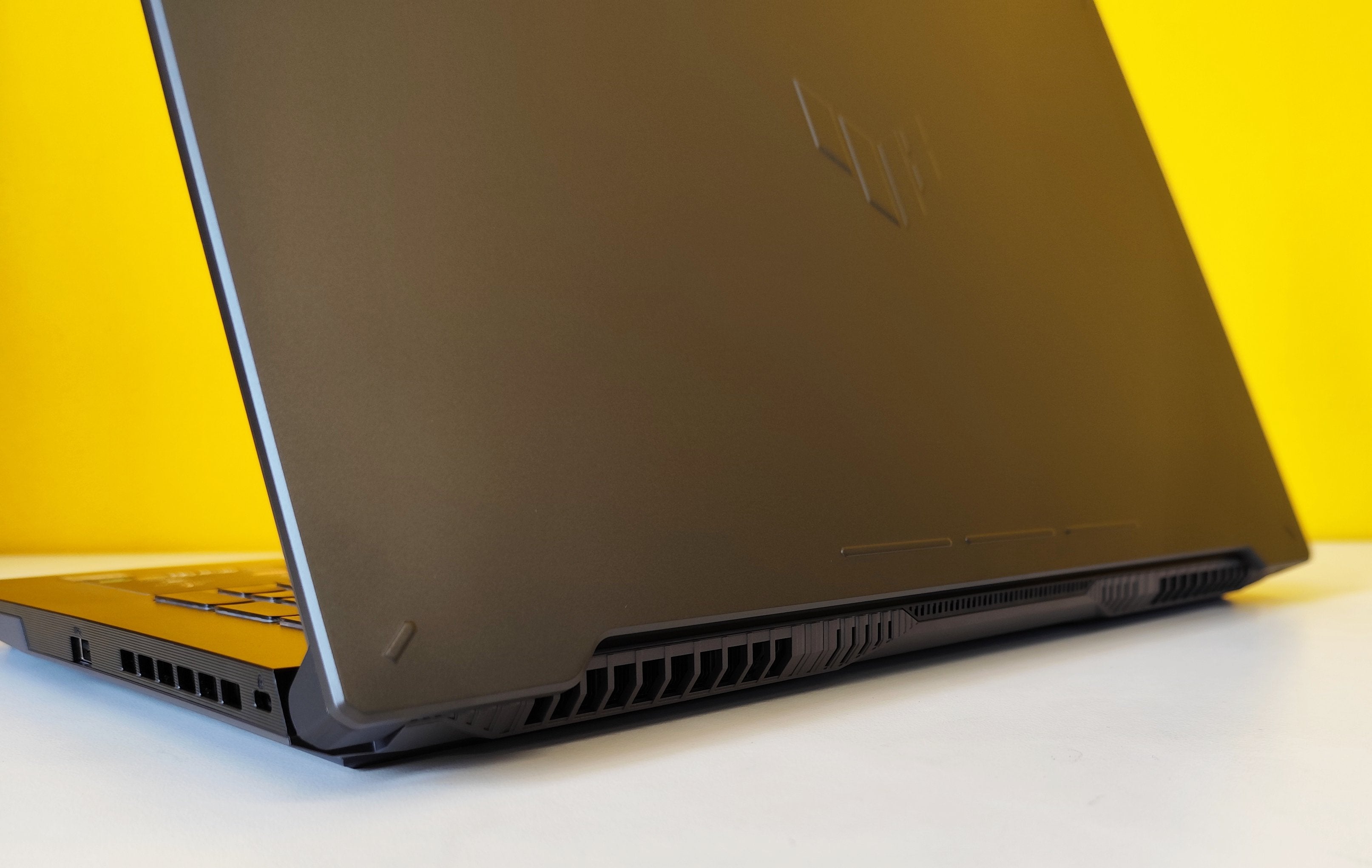 ASUS TUF Gaming A17 Notebook Gaming 17.3" FHD IPS | Intel Core 5 210H | Ram 32GB | SSD 1TB | Nvidia RTX 4050 6GB | FreeDOS Prodotto NUOVO