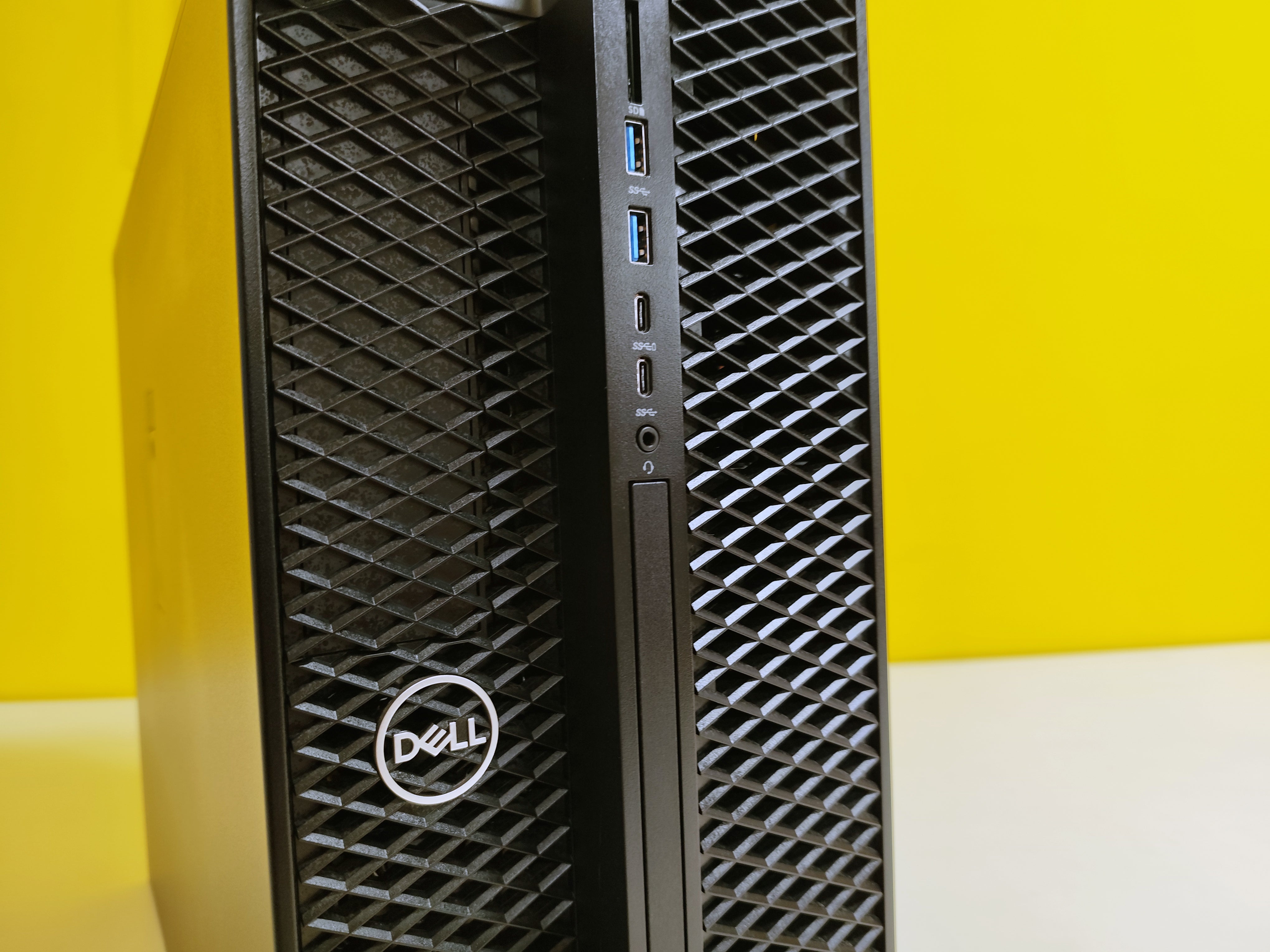 Dell Precision 5820 Bundle with 27" Monitor New | Intel Xeon W-2123 | 32GB Ram | 1TB SSD | Nvidia Quadro RTX 4000 8GB | FreeDOS