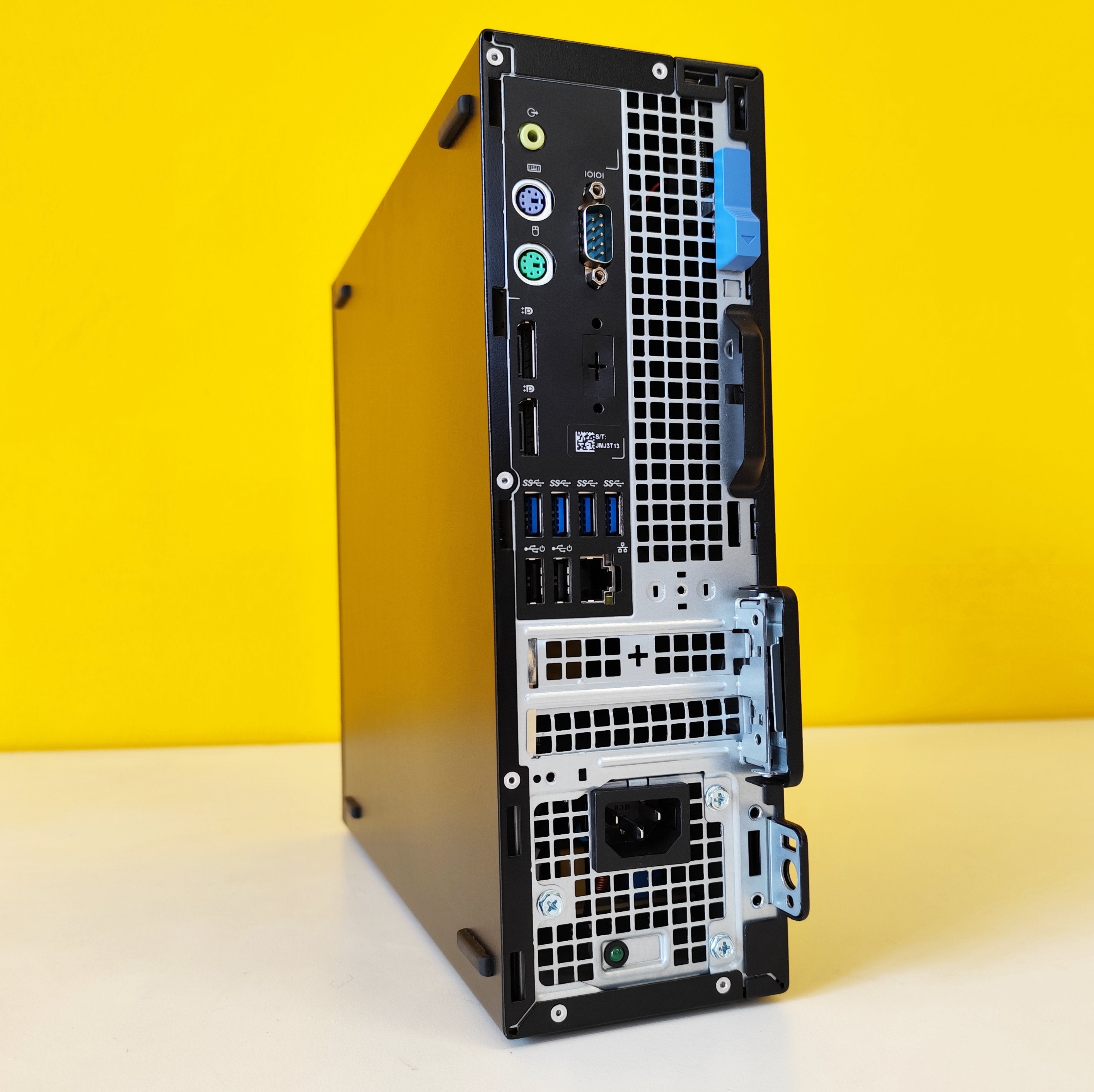 Retro del DELL Precision 3431 SFF ricondizionato, con porte legacy e moderne, ideale per ambienti misti e compatibilità estesa