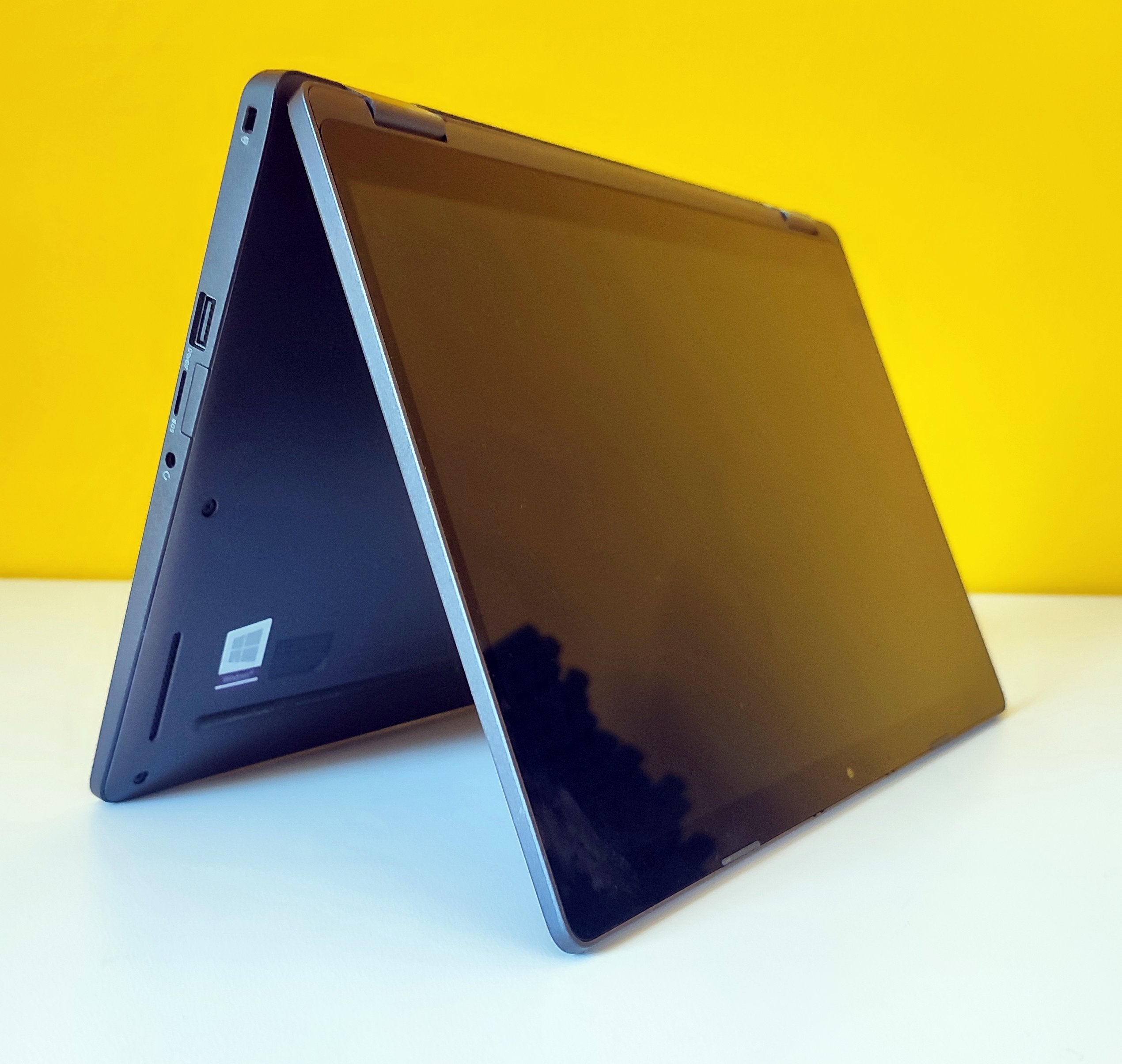 DELL Latitude 5300 Notebook 2-1 Convertible 13.3" FullHD Touch Screen | Intel Core i7-8665U | NVMe SSD | WiFi Bluetooth Windows 11 Pro 