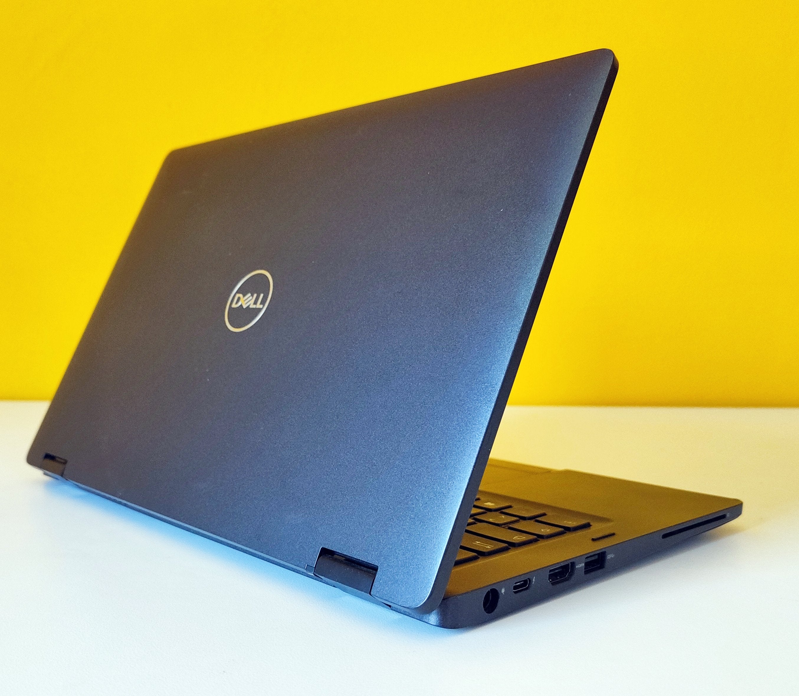 DELL Latitude 5300 Notebook 2-1 Convertible 13.3" FullHD Touch Screen | Intel Core i7-8665U | NVMe SSD | WiFi Bluetooth Windows 11 Pro 