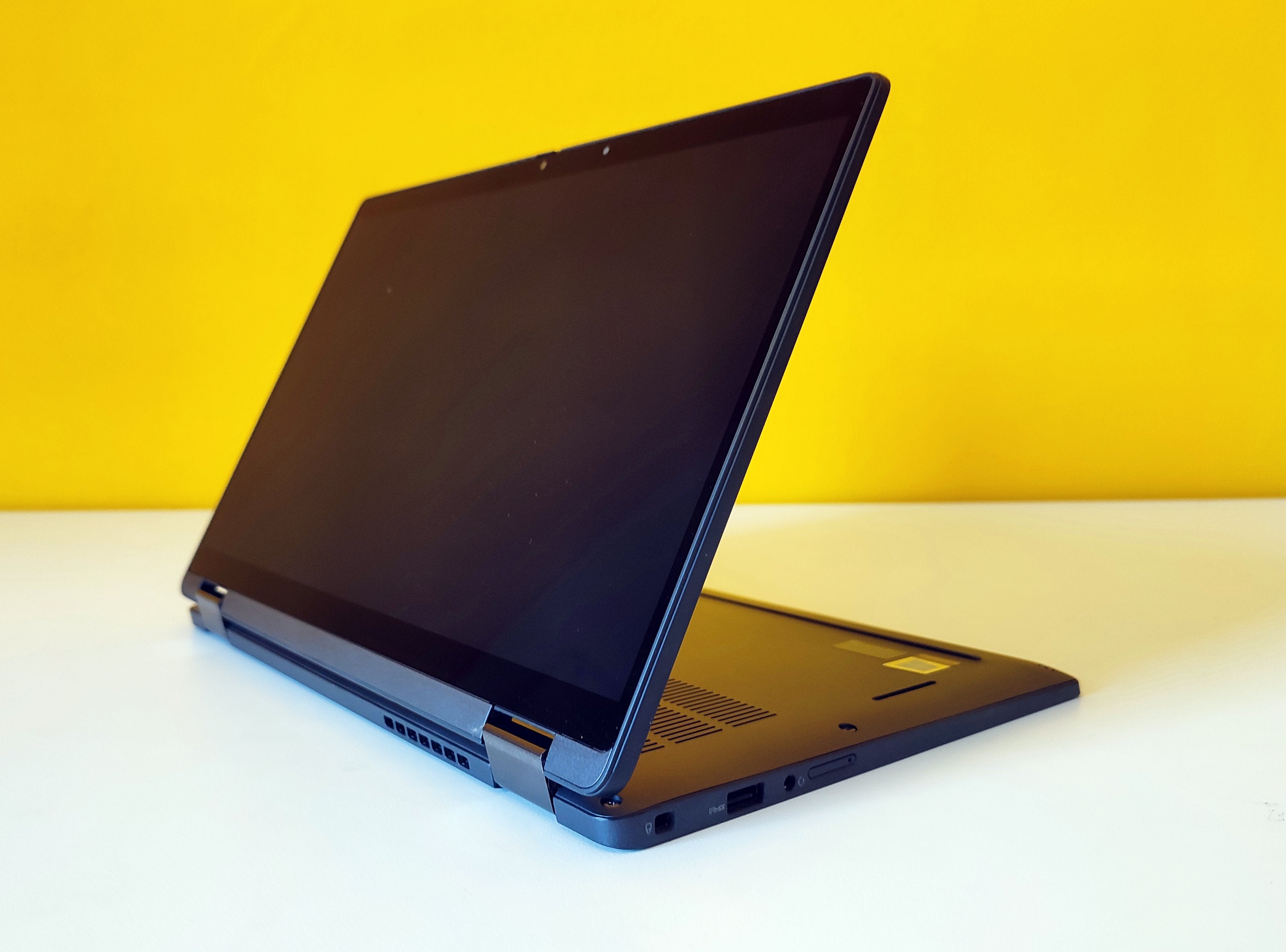 DELL Latitude 7310 Notebook 2-1 Convertible 13,3" FullHD Touchscreen | Intel Core i7-10610 | 16 GB Ram | 512 GB NVMe SSD | WiFi Bluetooth Windows 11 Pro 