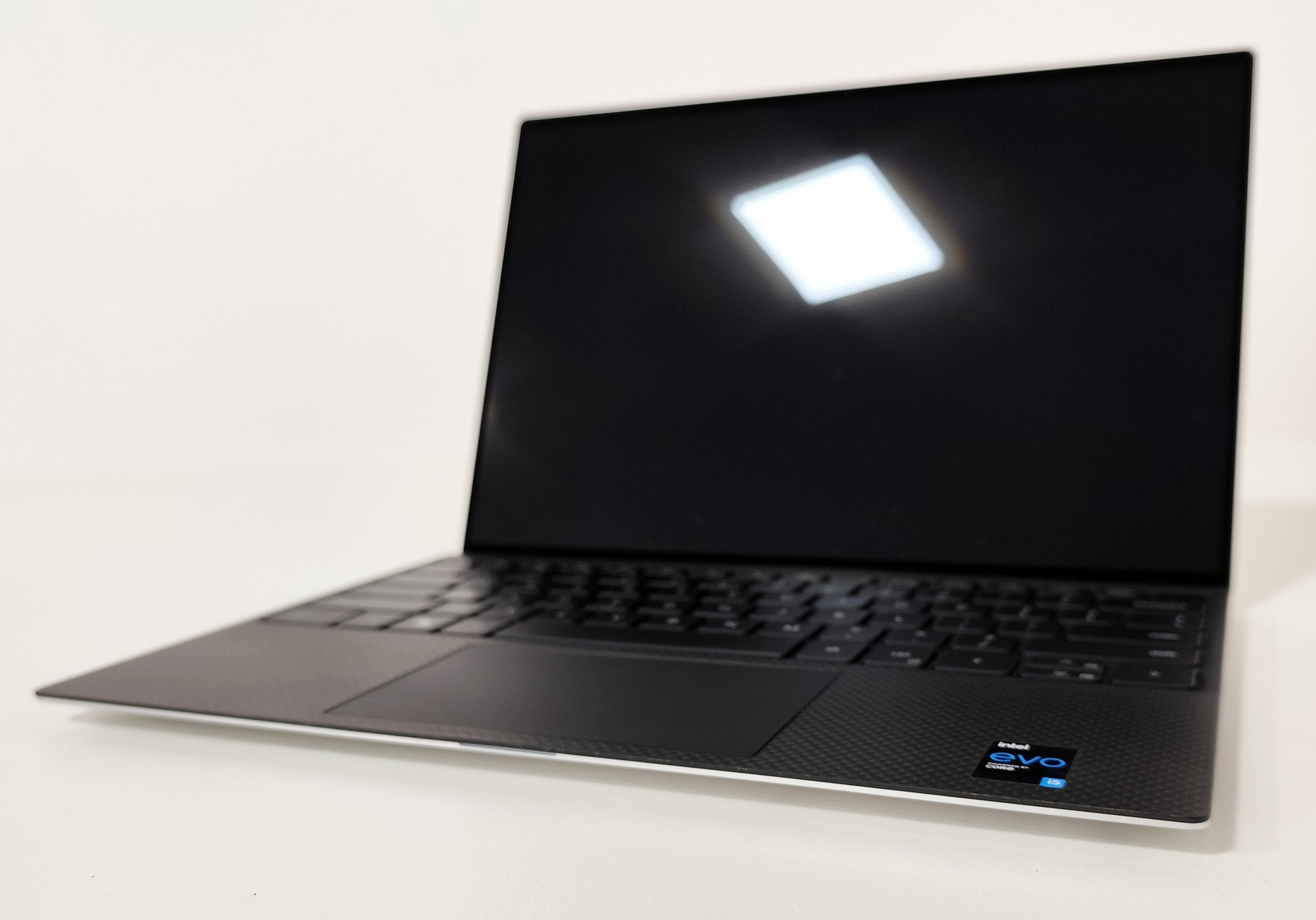 Dell XPS 9310 Notebook 13″ 4K TouchScreen | Intel Core i5-1135G7 | Ram 16 GB |  FreeDOS Eleganza e Potenza