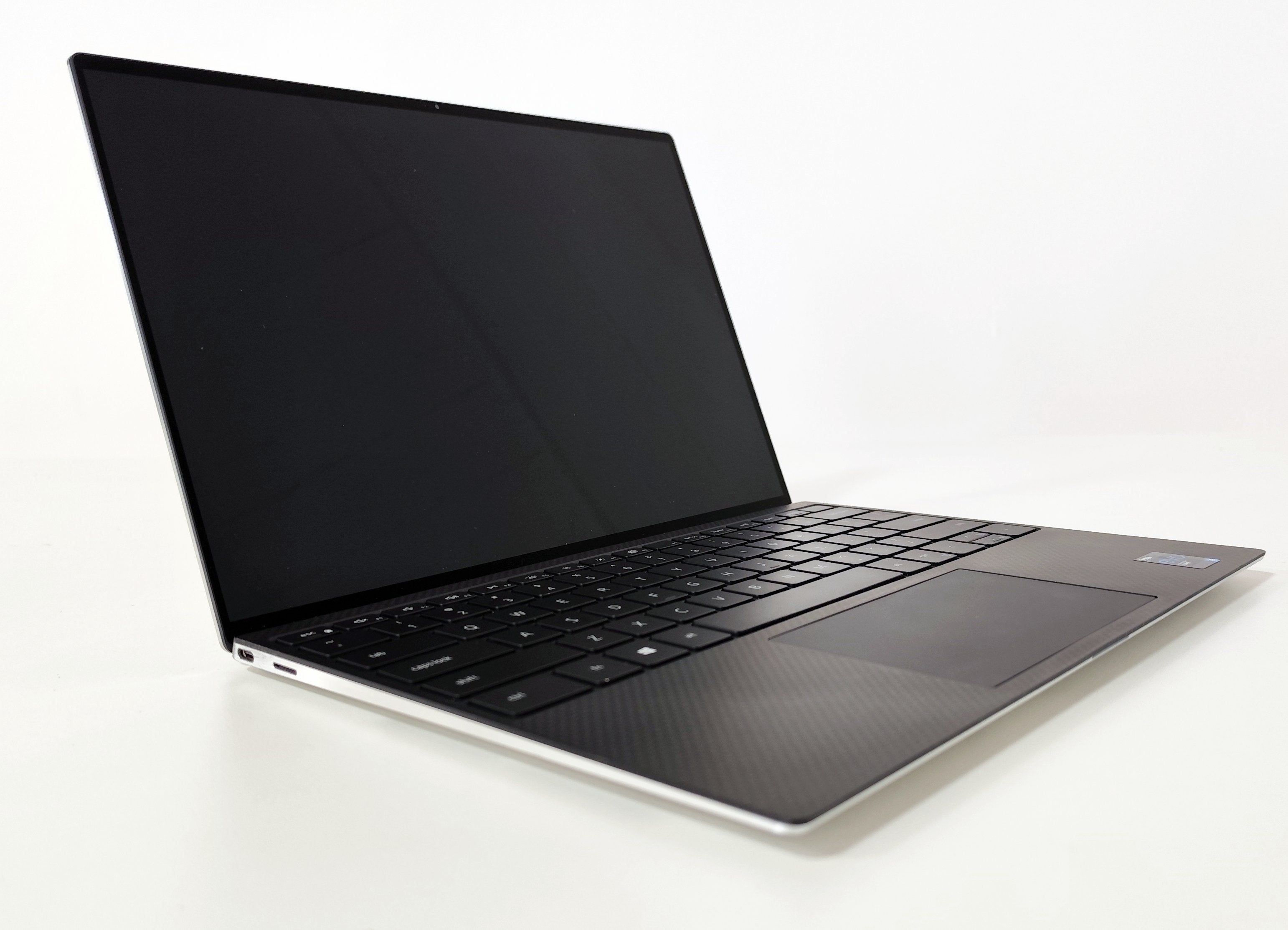 Dell XPS 9310 Notebook 13″ 4K TouchScreen | Intel Core i5-1135G7 | Ram 16 GB |  FreeDOS Eleganza e Potenza