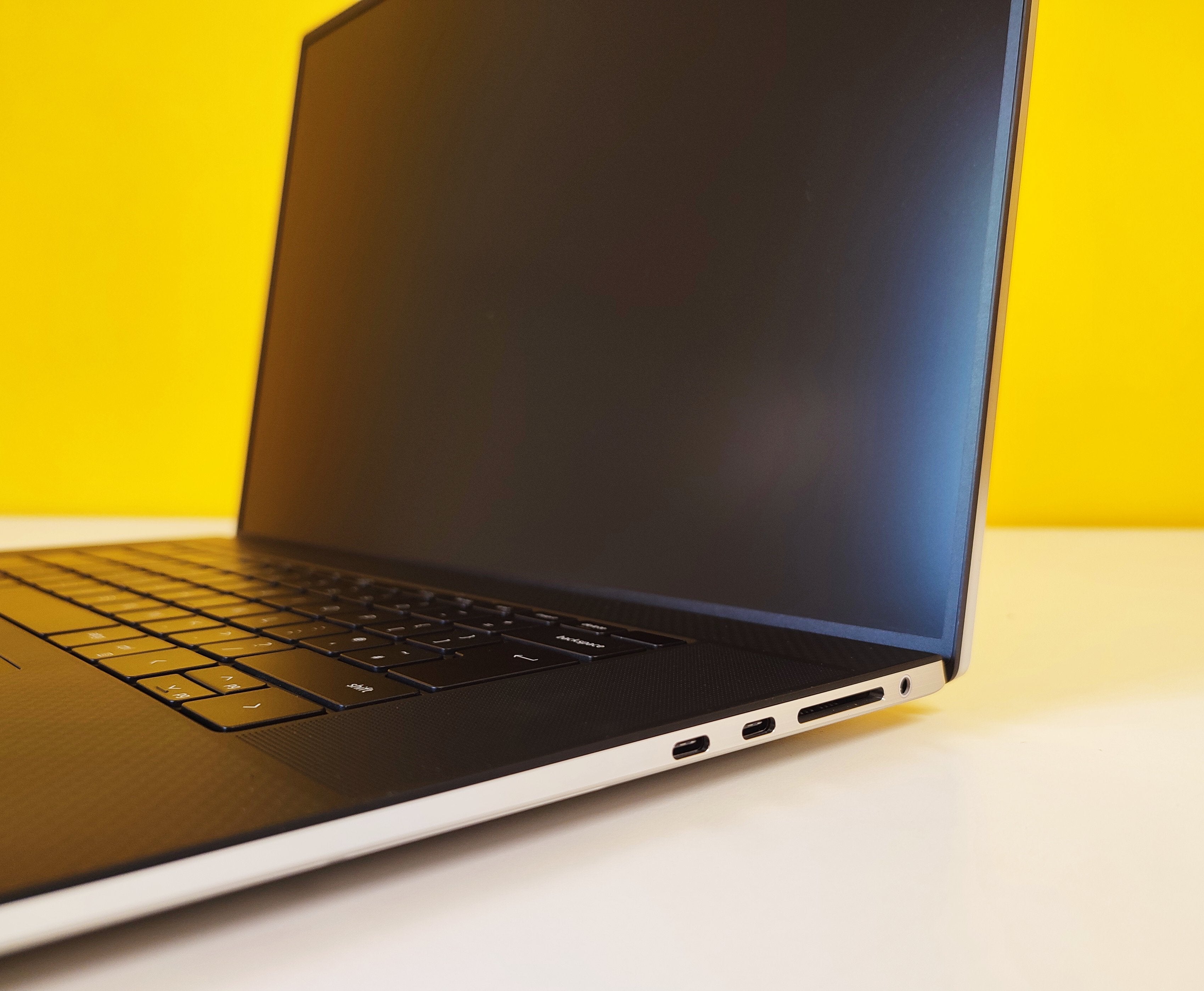 Dell XPS 9730 17" | Intel Core i9-13900H | 64GB RAM | 1TB SSD | Nvidia RTX 4080 | Windows 11 Product NEW 