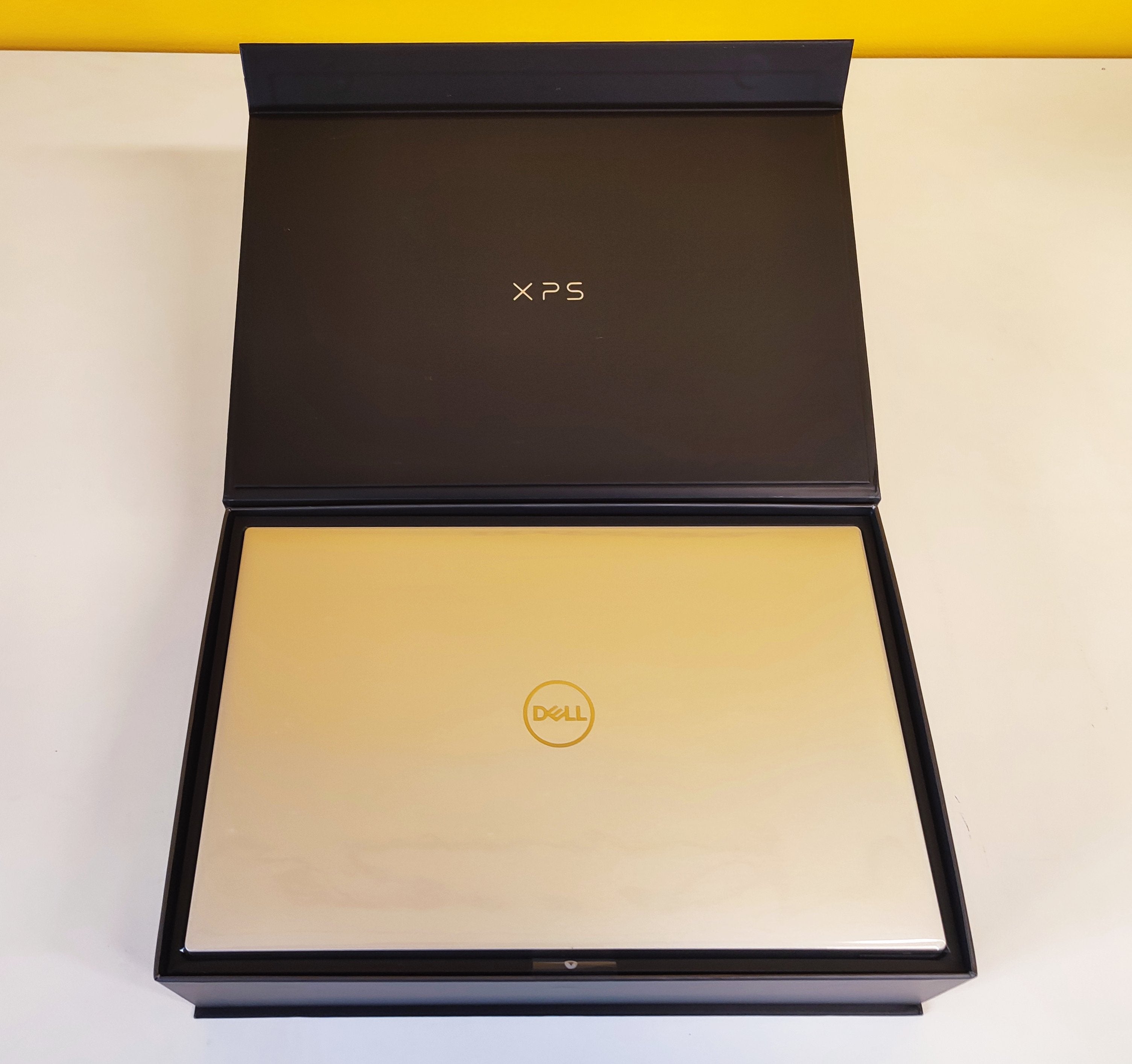 Dell XPS 9730 17" | Intel Core i9-13900H | 64GB RAM | 1TB SSD | Nvidia RTX 4080 | Windows 11 Product NEW 