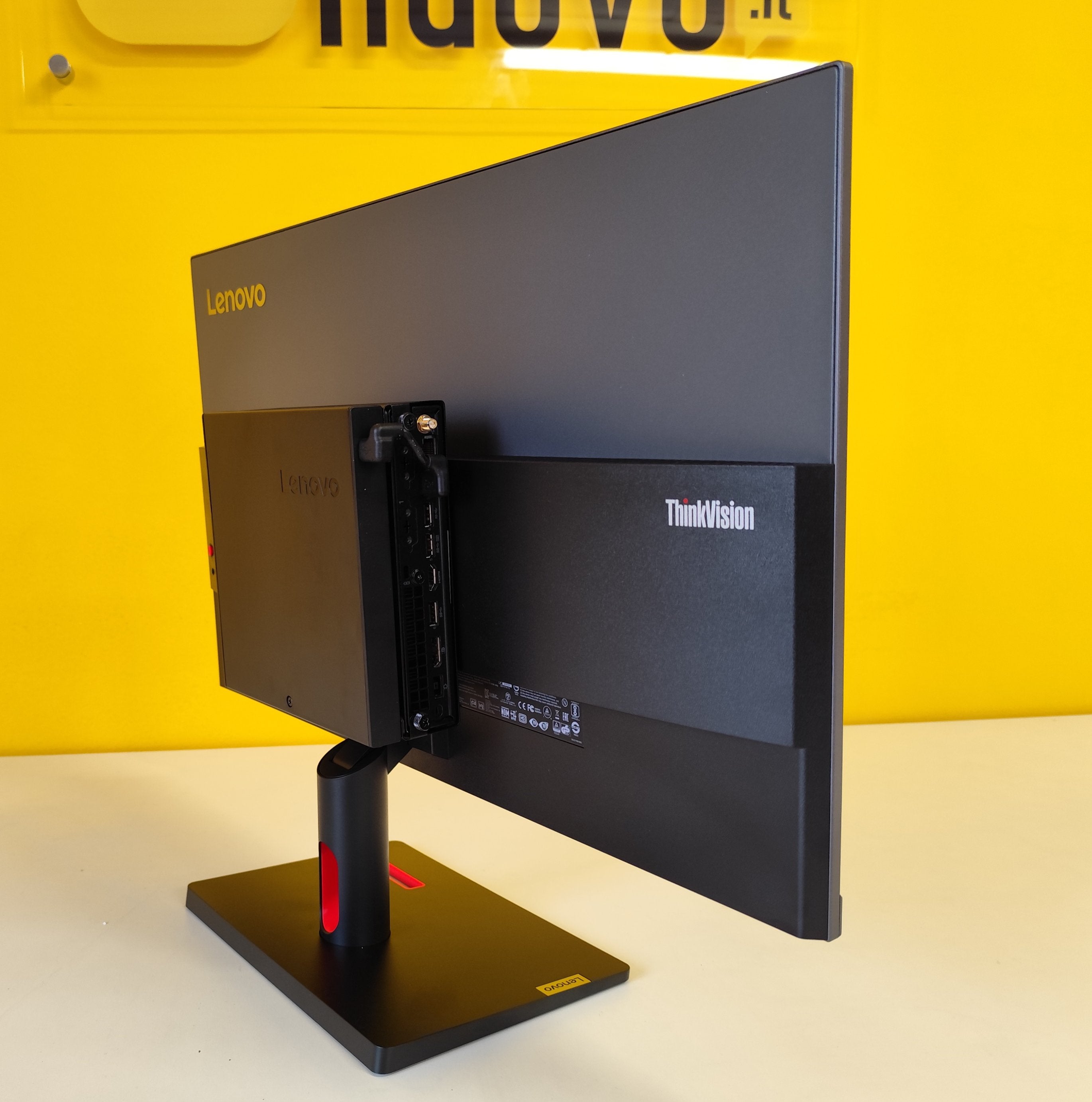 Lenovo All In One 27" Ultra Slim FullHD | Intel Core i5-10500T | FreeDOS 