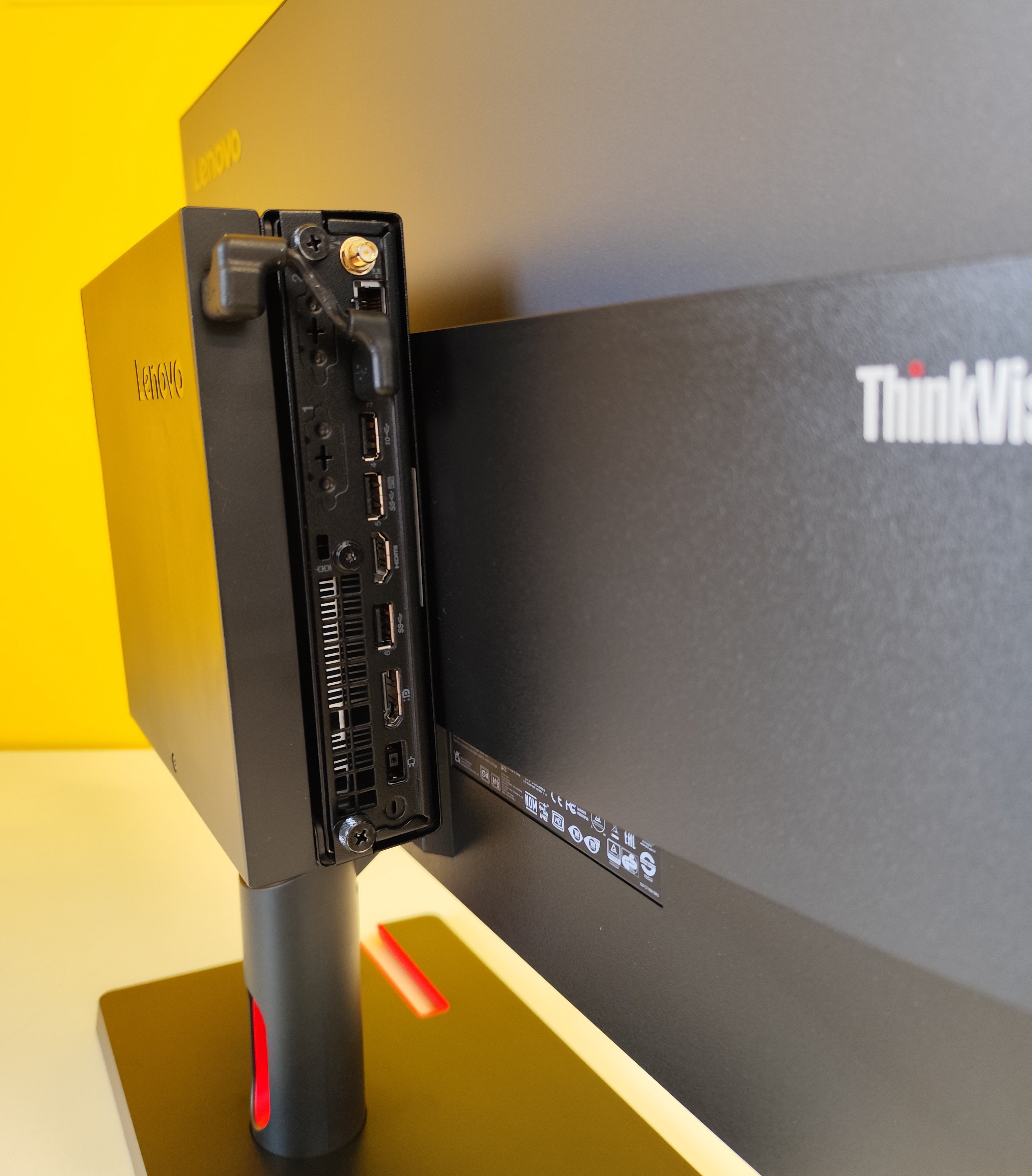 Lenovo All In One 27" Ultra Slim FullHD | Intel Core i5-10500T | FreeDOS 
