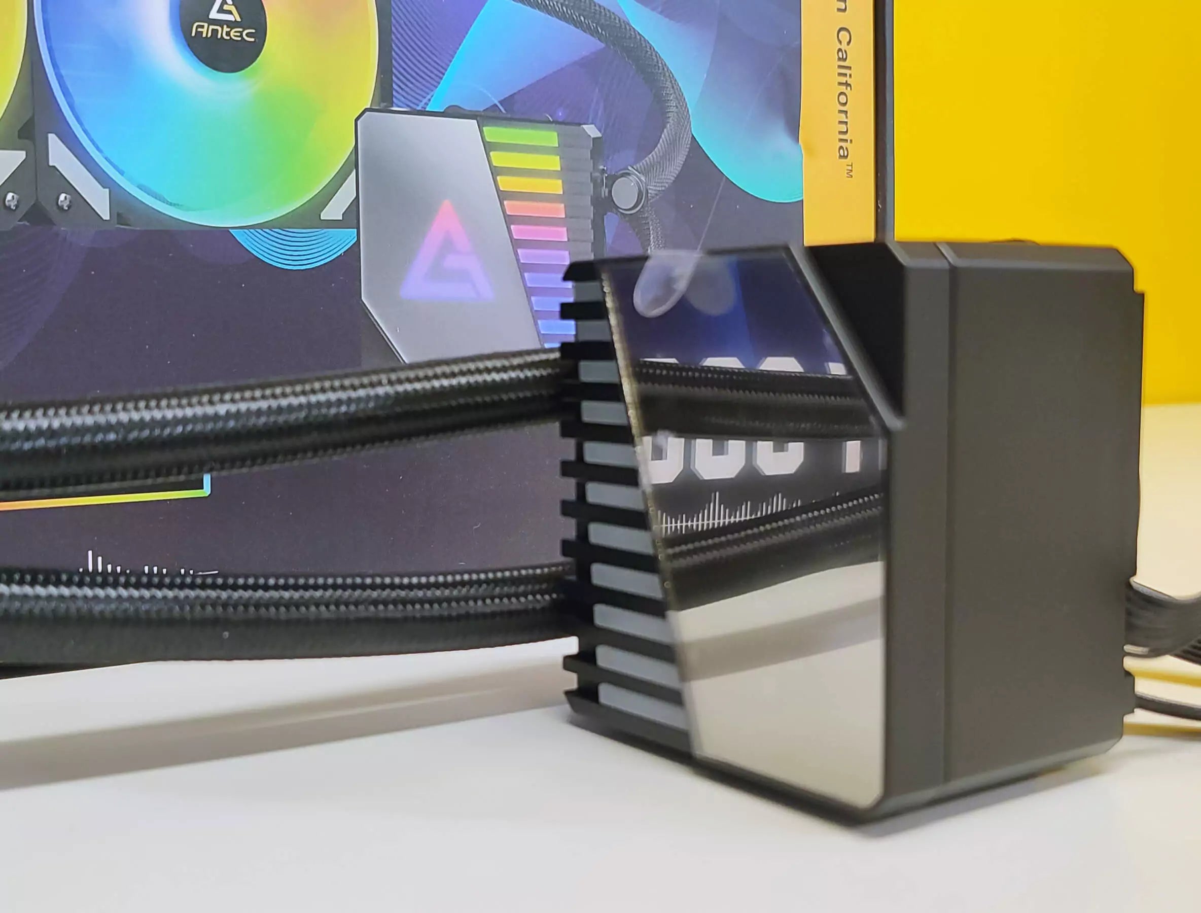 Dissipatore a liquido Antec Symphony 360