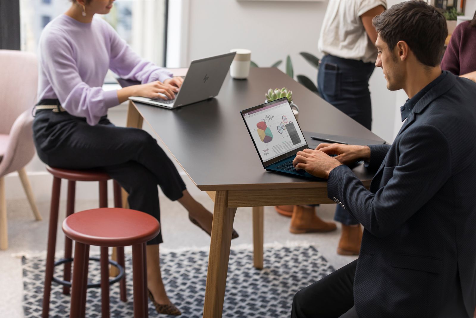 HP INC. XG1I AI U5-228V 14WUXGA 32/512 WIN11P 3YOFF