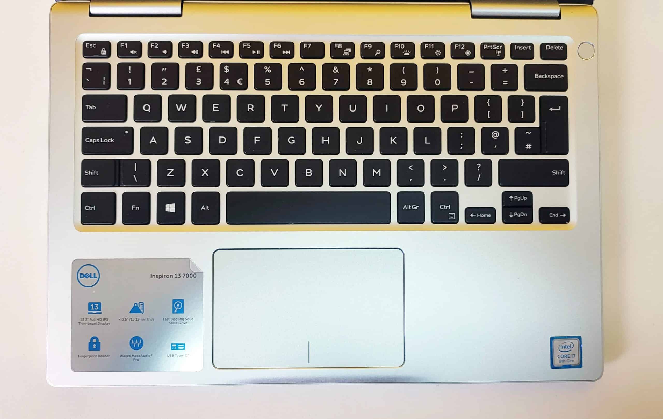 Dell Inspiron 7370 Notebook 13.3" FullHD | Intel Core i7-8550U 1.8Ghz | Ram 8Gb | SSD 1Tb | Tastiera US | Windows10 Pro