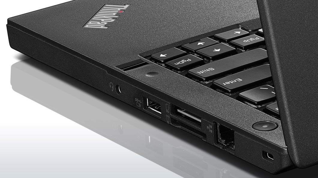 Porta laterale di Lenovo ThinkPad X260, notebook ricondizionato su Messoanuovo.it
